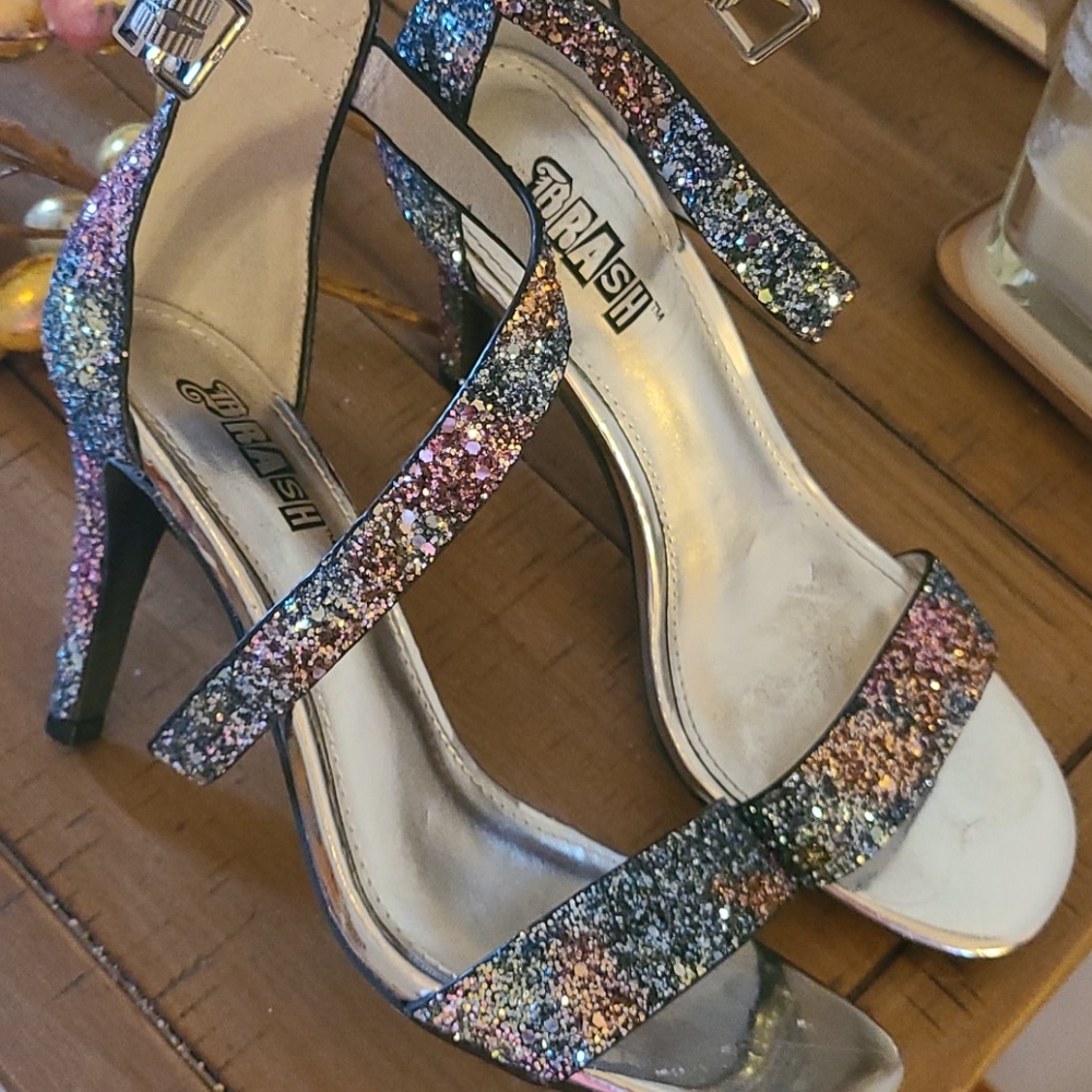 Shoes - Picture 2 of 3
